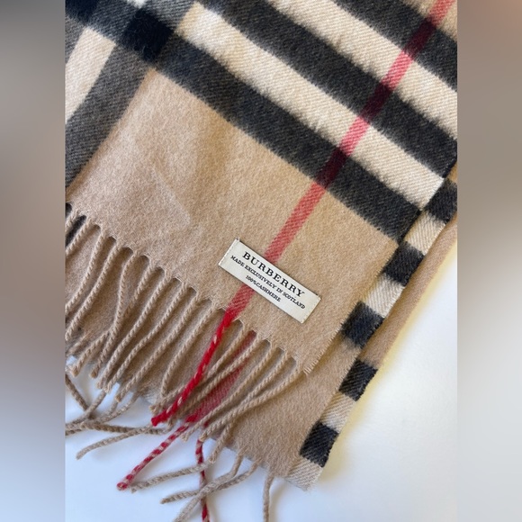Burberry scarf - Picture 3 of 4